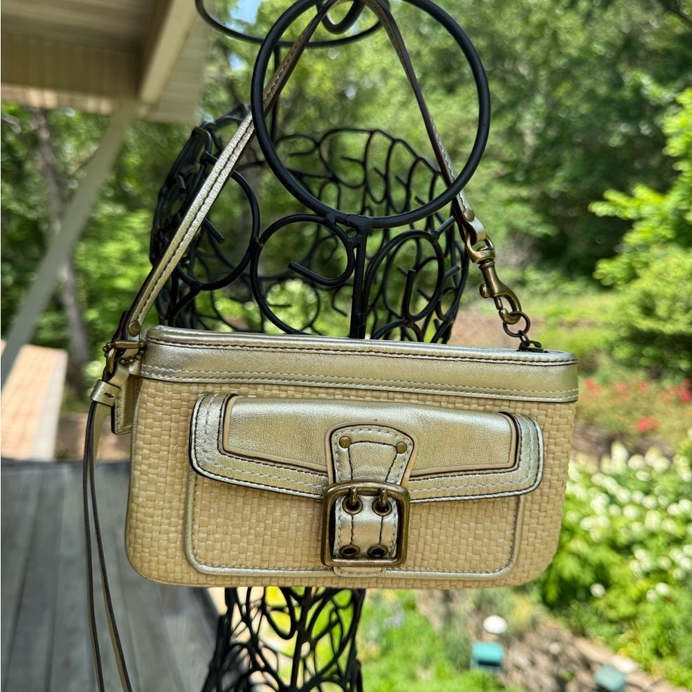 Coach Gold Metallic & Straw Woven Buckle Wristlet 💫